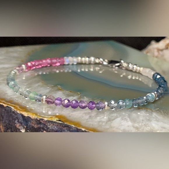 All Gemstone London Topaz and Sterling Silver Bracelet. - Picture 7 of 9